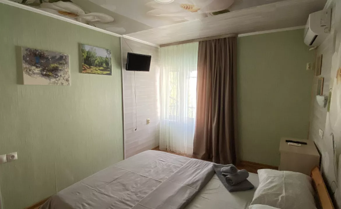 Семейный с балконом. Гостевой дом "Инжир". Новомихайловский Семейный с балконом. Гостевой дом "Инжир". Новомихайловский