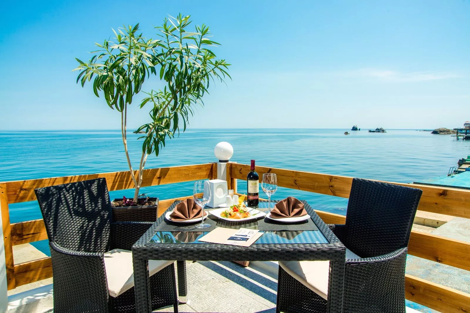 . Hotel & Osteophaty center "Lotus". Утёс