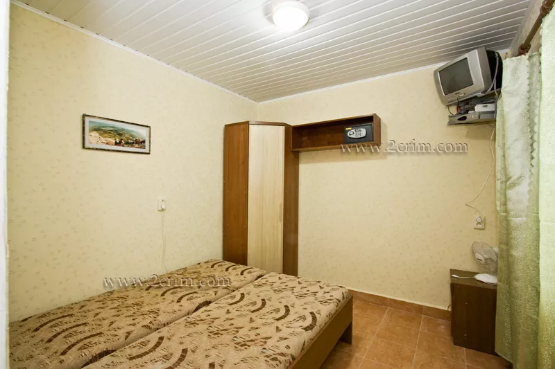 Двухместный номер в коттедже Уютный дворик. Гостевой дом "Крымский кораблик". Орджоникидзе