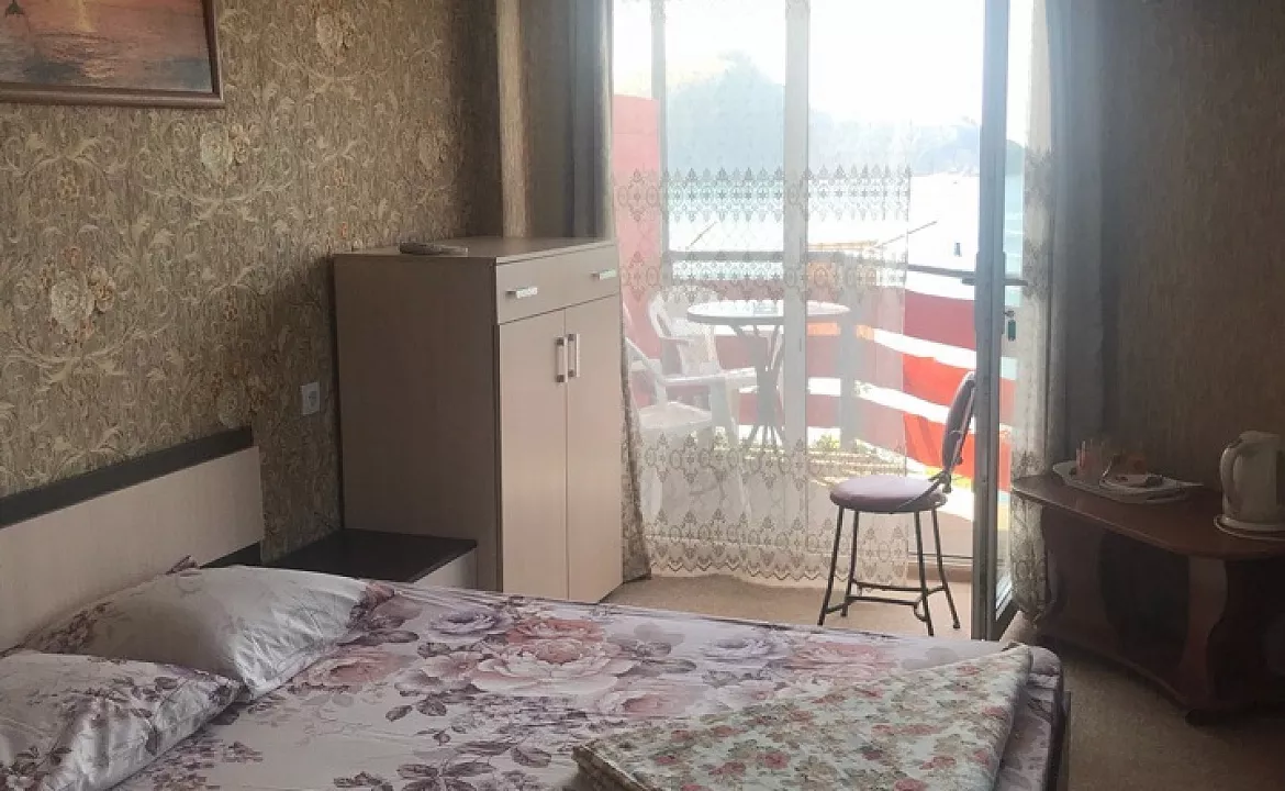 2-й этаж 5-й номер. Гостевой дом "Орджо и Море". Орджоникидзе