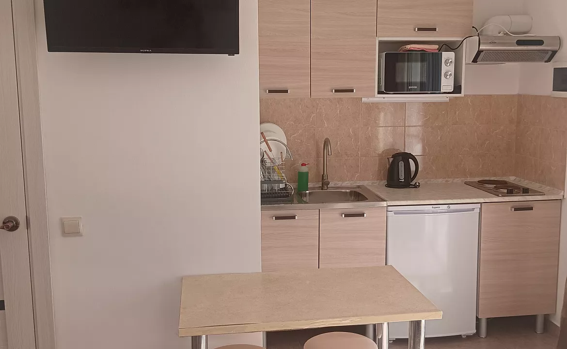 Улучшенный четырёхместный с кухней 5. Гостевой дом Тихий дворик - Орджоникидзе. Орджоникидзе