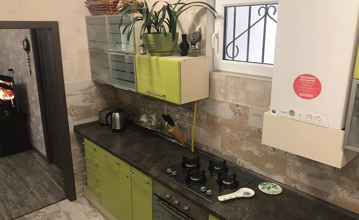 Двухкомнатные апартаменты. Квартира в многоквартирном доме Апартаменты "Кедр". Ялта Двухкомнатные апартаменты. Квартира в многоквартирном доме Апартаменты "Кедр". Ялта