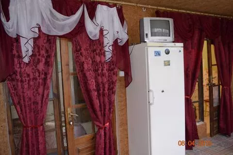 Номер 5-ти местный 3-х комнатный «Деревянный». Гостевой дом «Виктория» - Заозерное. Заозерное Номер 5-ти местный 3-х комнатный «Деревянный». Гостевой дом «Виктория» - Заозерное. Заозерное