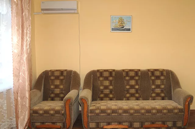 2-х комнатный номер корпус (кондиционер.ТВ.Х.Бойлер). Пансионат "Золотой берег". Береговое