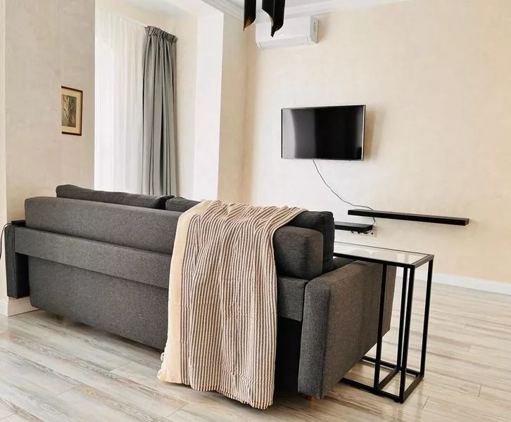 . Квартира в многоквартирном доме Апартаменты на Просторной. Голубая бухта