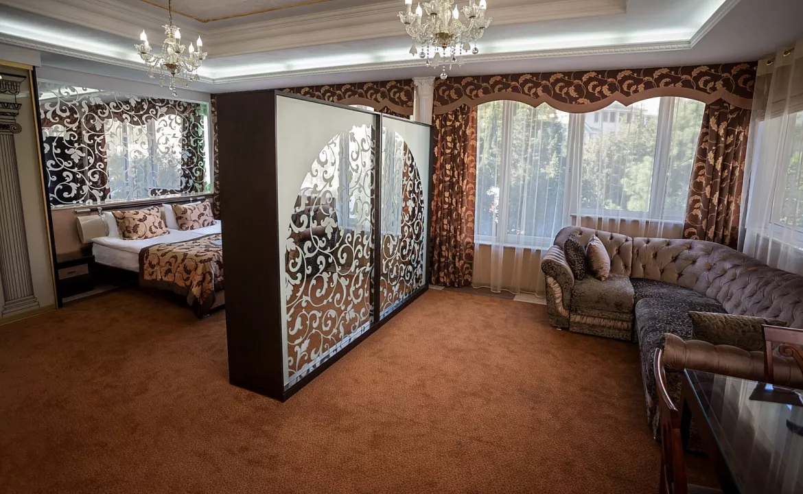 Гранд (однокомнатный четырехместный номер класса «Люкс»). Отель "Гранд Флер". Форос