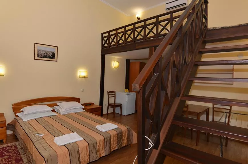 Полулюкс 2-местный на мансардном этаже без балкона. Отель «Перчем». Судак