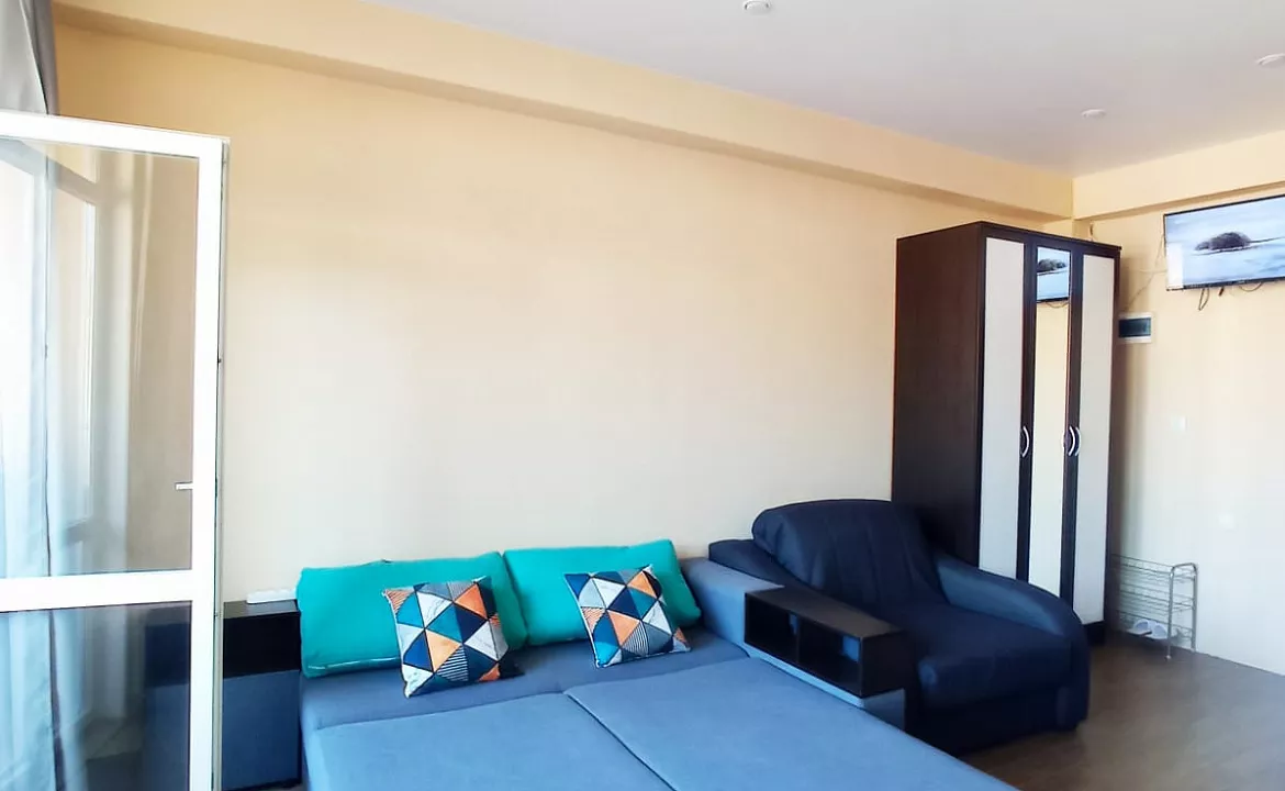 Студия под ключ для пары (есть дополнительное место). Квартира в многоквартирном доме Квартира под ключ с балконом в элитном ЖК СЕМЕЙНЫЙ . Лазаревское