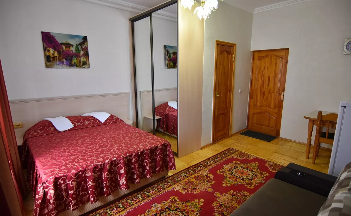 Трёх местный номер . Частный гостевой дом Инжир. Геленджик