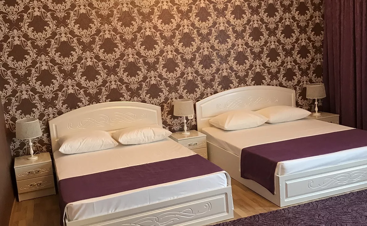 4-х местный номер с балконом Завтрак включен. База отдыха "Скурча". Сухум