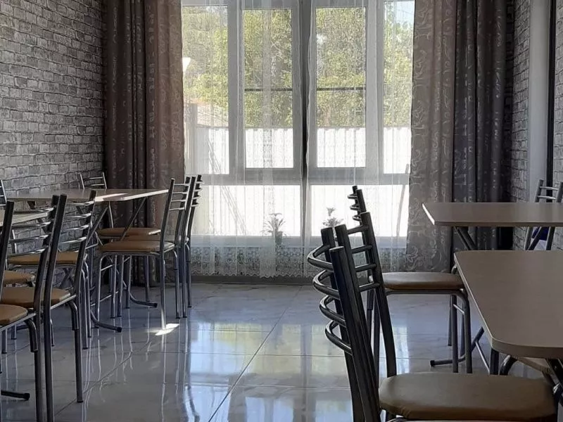 . Гостевой дом Paris . Пицунда