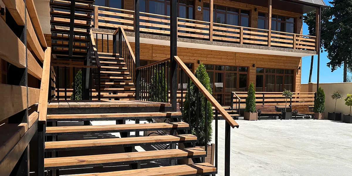 . Лилия. Гудаута