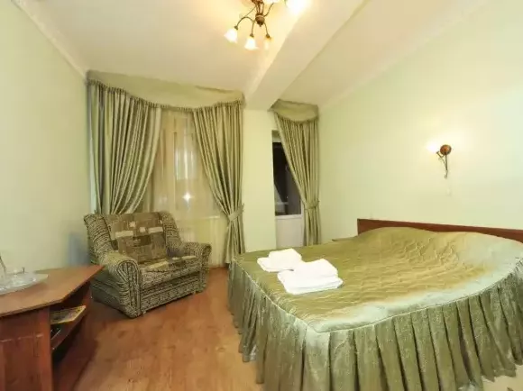 «Полулюкс» 2-х местный DBL (Главный корпус). Гостиница «Кристалл». Домбай-гостиницы «Полулюкс» 2-х местный DBL (Главный корпус). Гостиница «Кристалл». Домбай-гостиницы