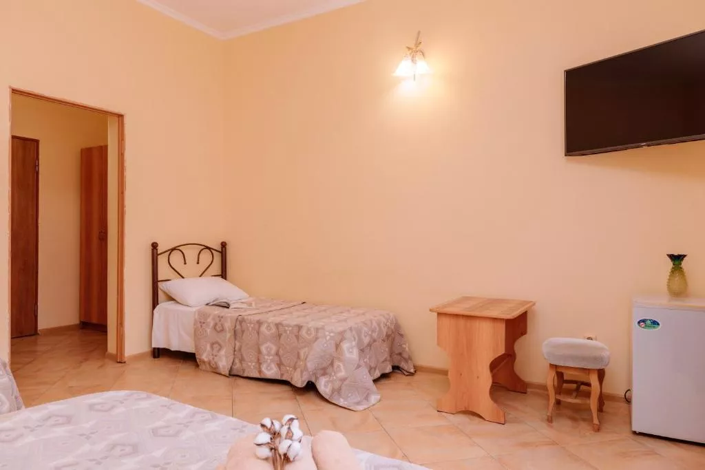 Четырех местный без балкона. Гостевой дом "София" - Лазаревское. Лазаревское