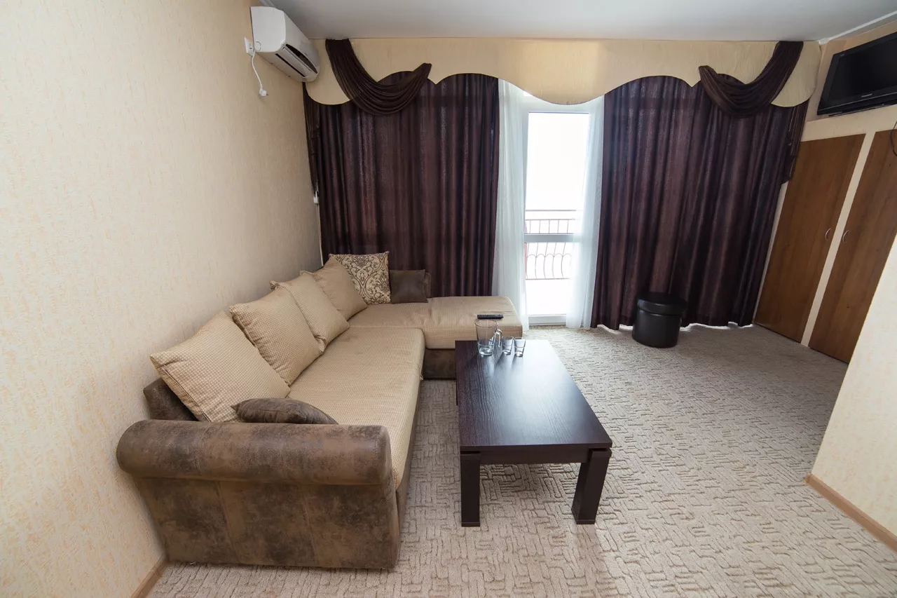 . Гостиница "Александрия" . Лазаревское