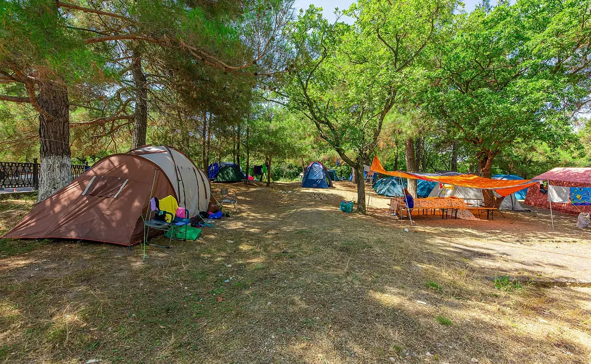 Место в кемпинге. Автокемпинг «Парус». Кабардинка