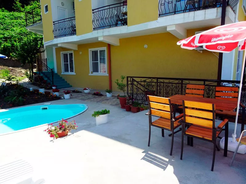 . Гостевой дом "Вилла АлКар". Лоо