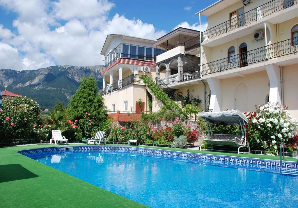 . Гостиница Ташир. Ялта