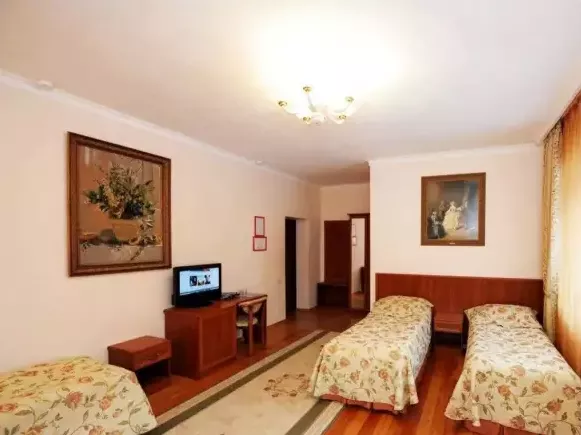 «Дружба». Отель «Каприз». Домбай-гостиницы