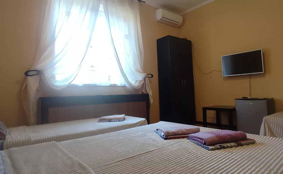 4хместный семейный номер . Частный гостевой дом Созвездие . Лазаревское