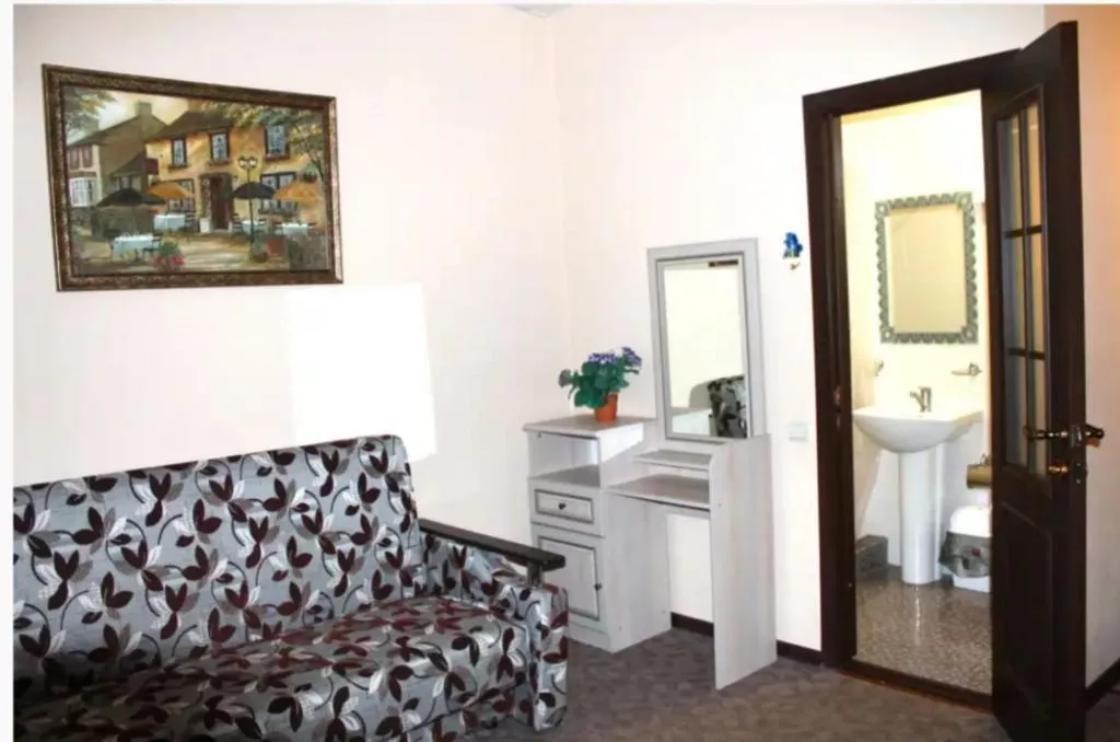 Семейный люкс. Гостиница Приморская. Ейск