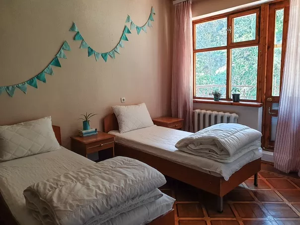 Эконом с двумя кроватями. Хостел Дом. Ялта