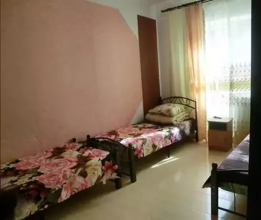 Стандартный трехместный. Гостиница «Айс Черри». Домбай-гостиницы