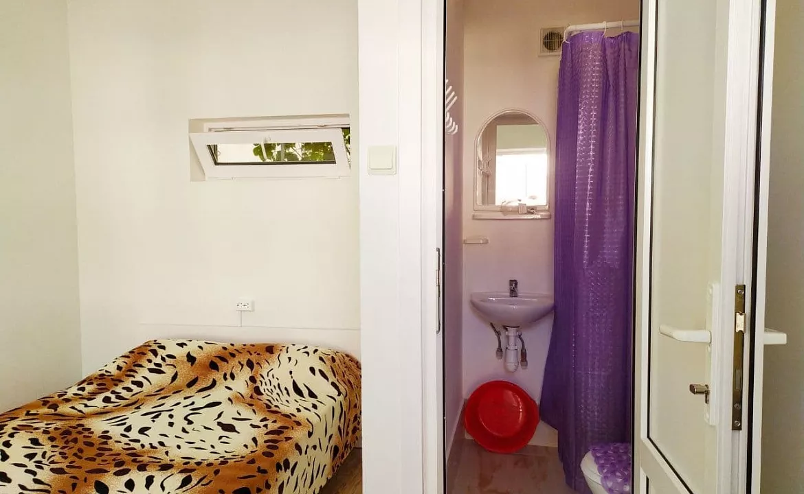 СТАНДАРТ 2-3-МЕСТНЫЙ С САНУЗЛОМ, ТВ И КОНДИЦИОНЕРОМ. Частный сектор "На Михайловский  8". Архипо-Осиповка