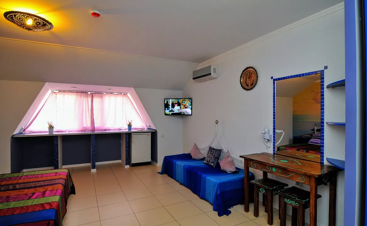 Мансардный номер. Отель "У верблюжьих горбов". Коктебель