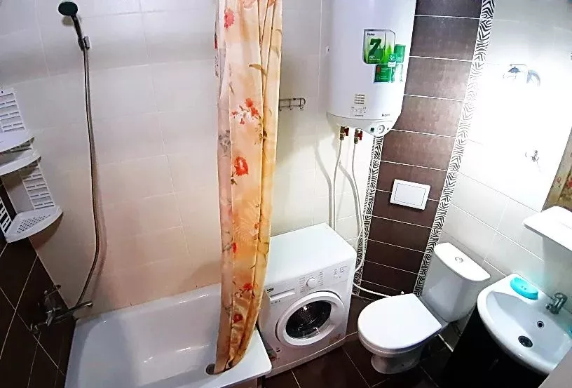 Студия у моря. Квартира в многоквартирном доме Студия у самого моря. Адлер