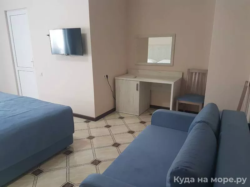 Трёхместный номер. Гостевой дом "Уютный дворик". Гагра