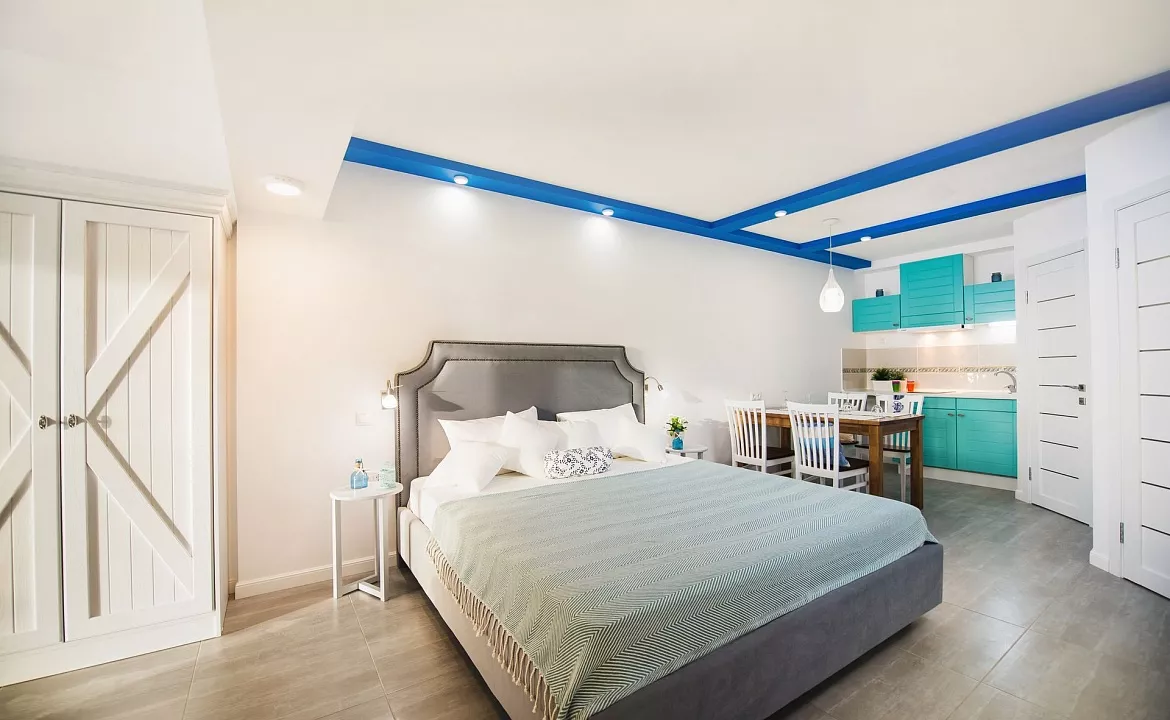 Luxe Dolphin. Отель Villa Capri. Щелкино