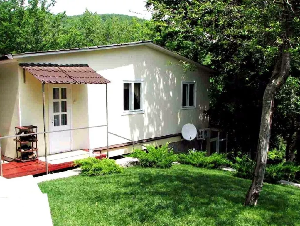 . База отдыха "Бирюза-Юг" . Бетта