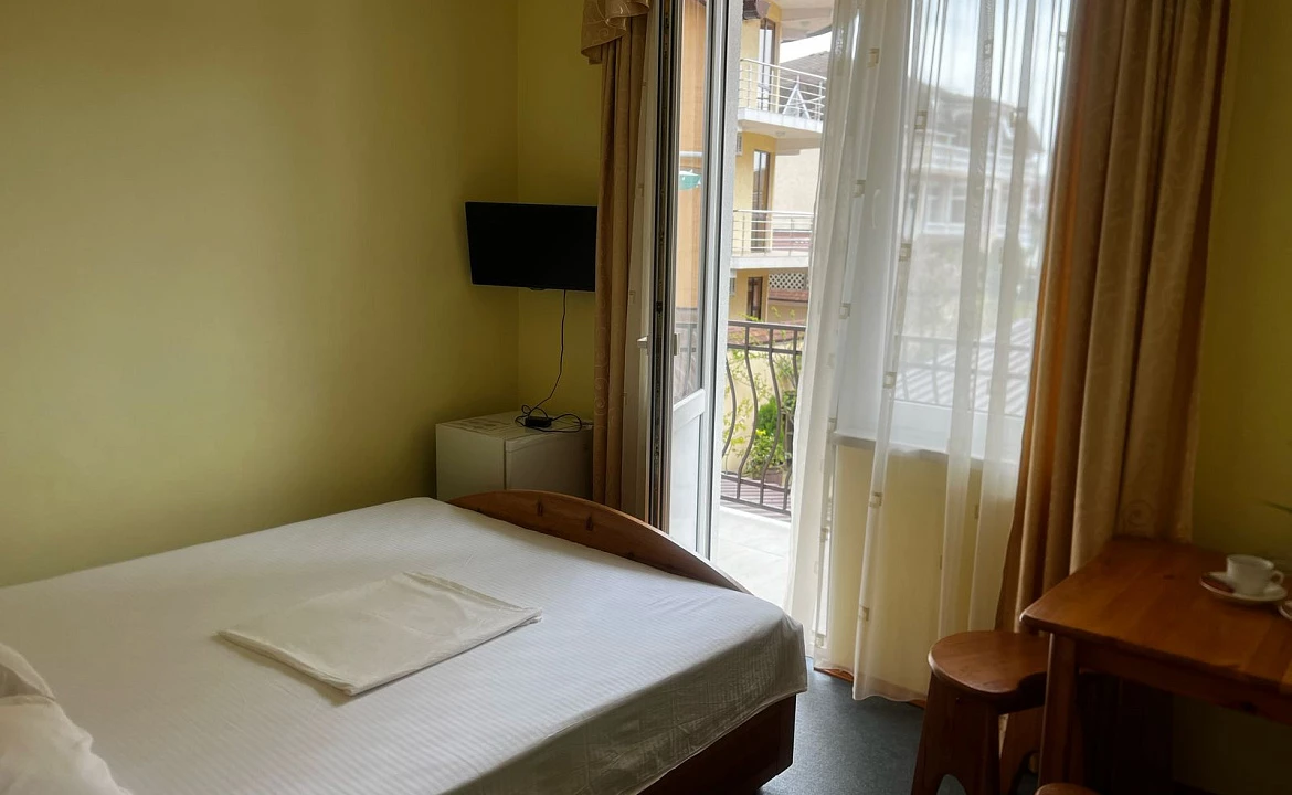 Двухместный номер с балконом. Гостевой дом Эксклюзив. Вардане