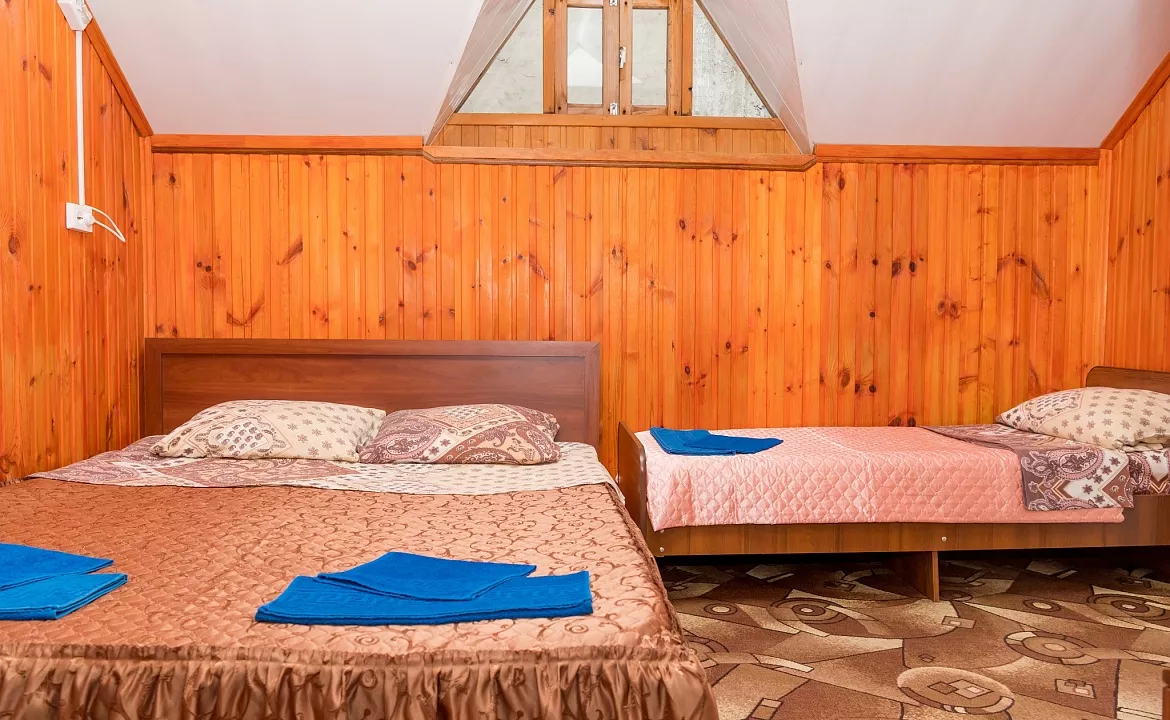 Трехместный номер класса стандарт со всеми удобствами. Гостевой дом "Ника" - Анапа. Анапа Трехместный номер класса стандарт со всеми удобствами. Гостевой дом "Ника" - Анапа. Анапа