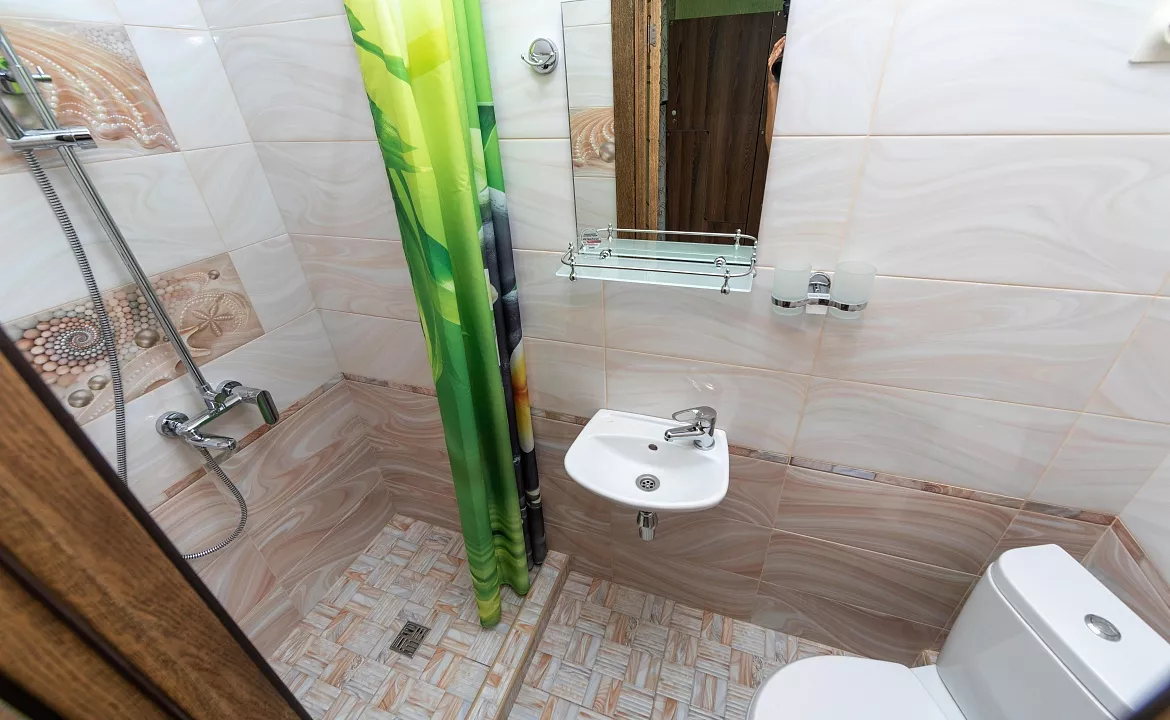 Кровать в общем номере для мужчин с 4 кроватями. Хостел Bamboo Hotel. Адлер