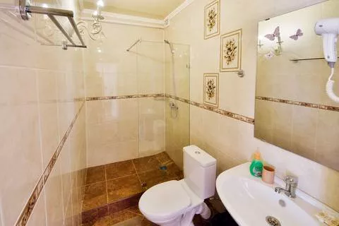 Четырехместная комната «Комфорт». Гостевой дом «Dynasty на Янтарной». Геленджик