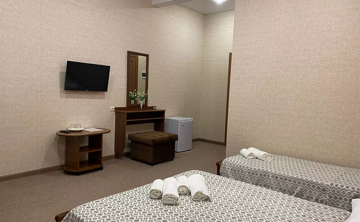 Четырехместный стандарт. Гостевой дом Comfort. Мирный Четырехместный стандарт. Гостевой дом Comfort. Мирный