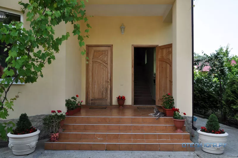 . Гостевой дом "Альмира". Лоо . Гостевой дом "Альмира". Лоо