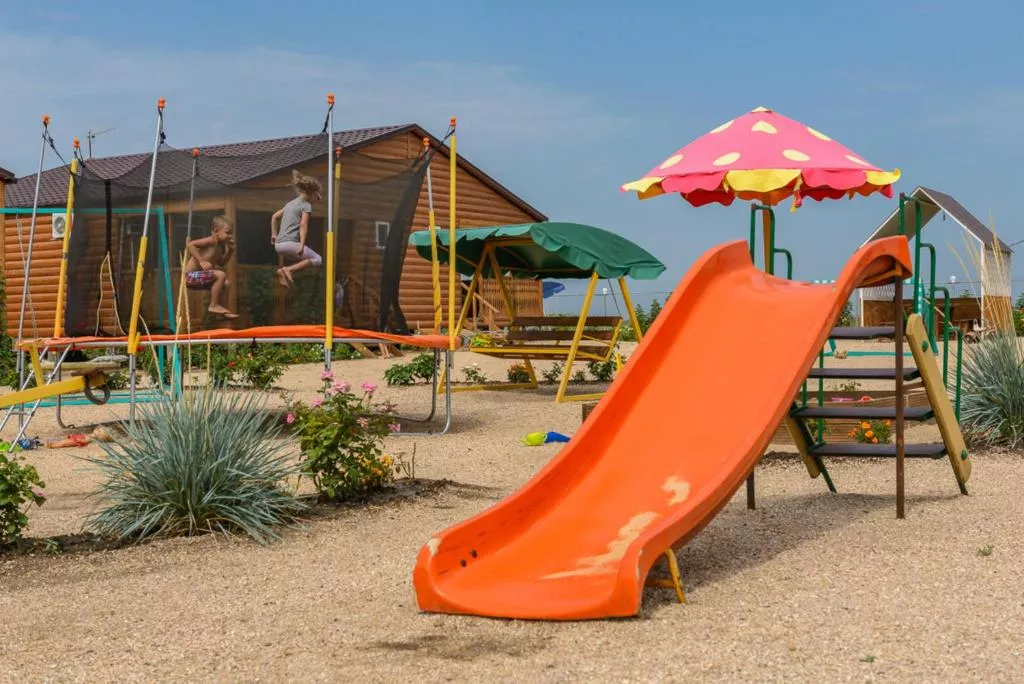 . База отдыха "Мадагаскар". Должанская