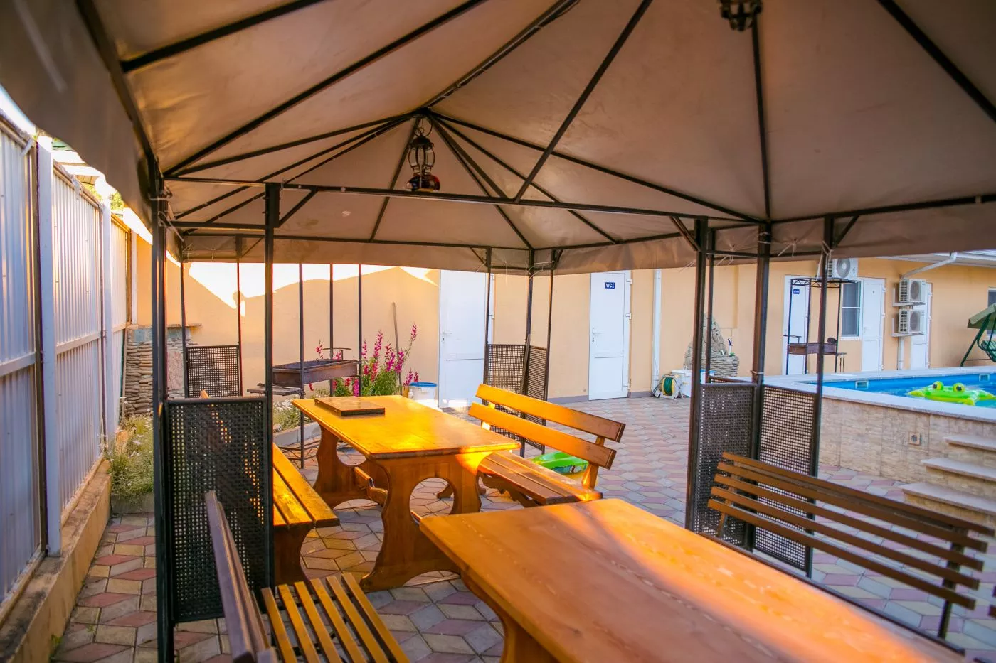 . Гостиница "Южная ночь"      . Джубга