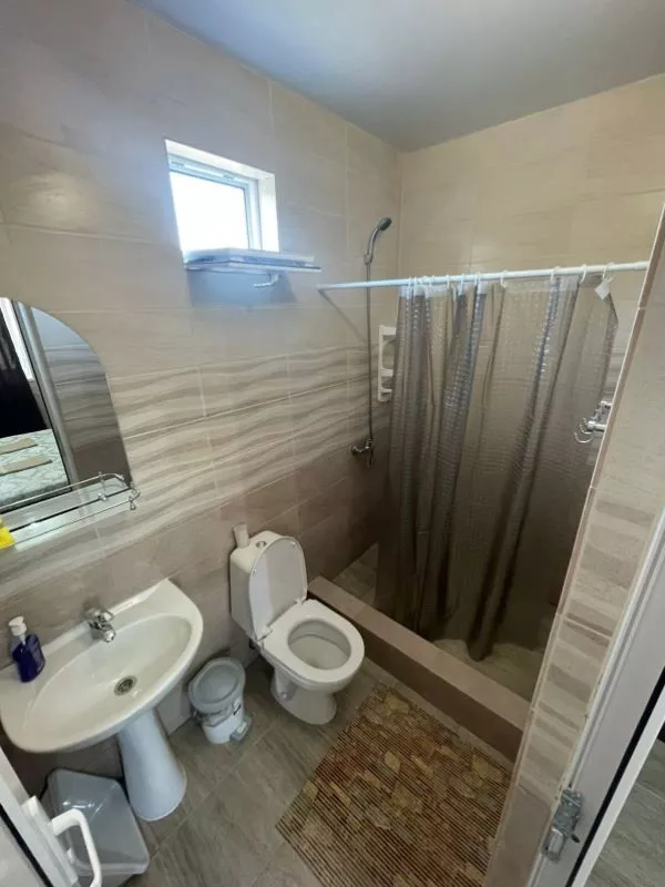 . Гостевой дом "Эдуард" . Пицунда