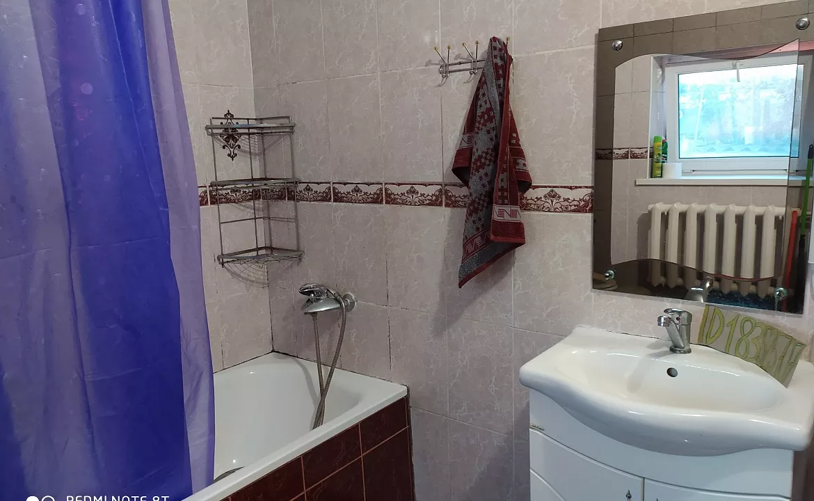 Первый этаж  под ключ до 12 человек. Частный сектор 2 этажа по отдельности под ключ, 2 отдельных домика.. Благовещенская