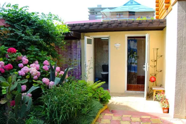 . Частный сектор "Селена". Адлер