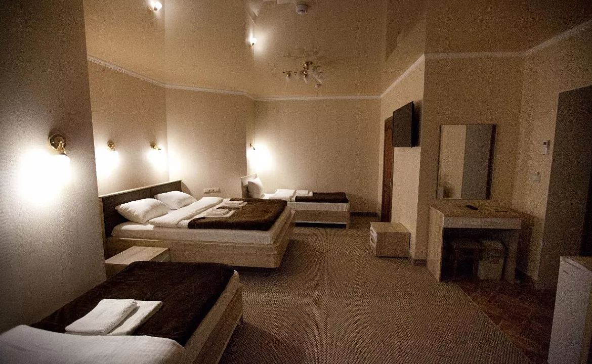 4-х местный стандарт. Гостиница  № 56 Семейный **. Симферополь