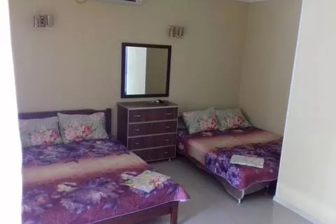 Четырехместный номер с удобствами. Гостевой дом «Бумеранг». Архипо-Осиповка