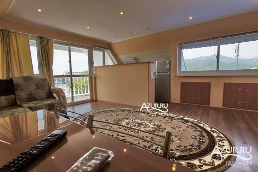 . Гостевой дом "У Юлии" . Лазаревское