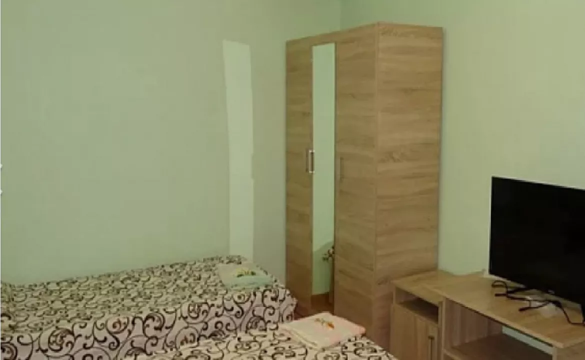 Семейный. Частный сектор Железнодорожная 11. Сухум