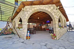 Отель “ЯНАКИС”