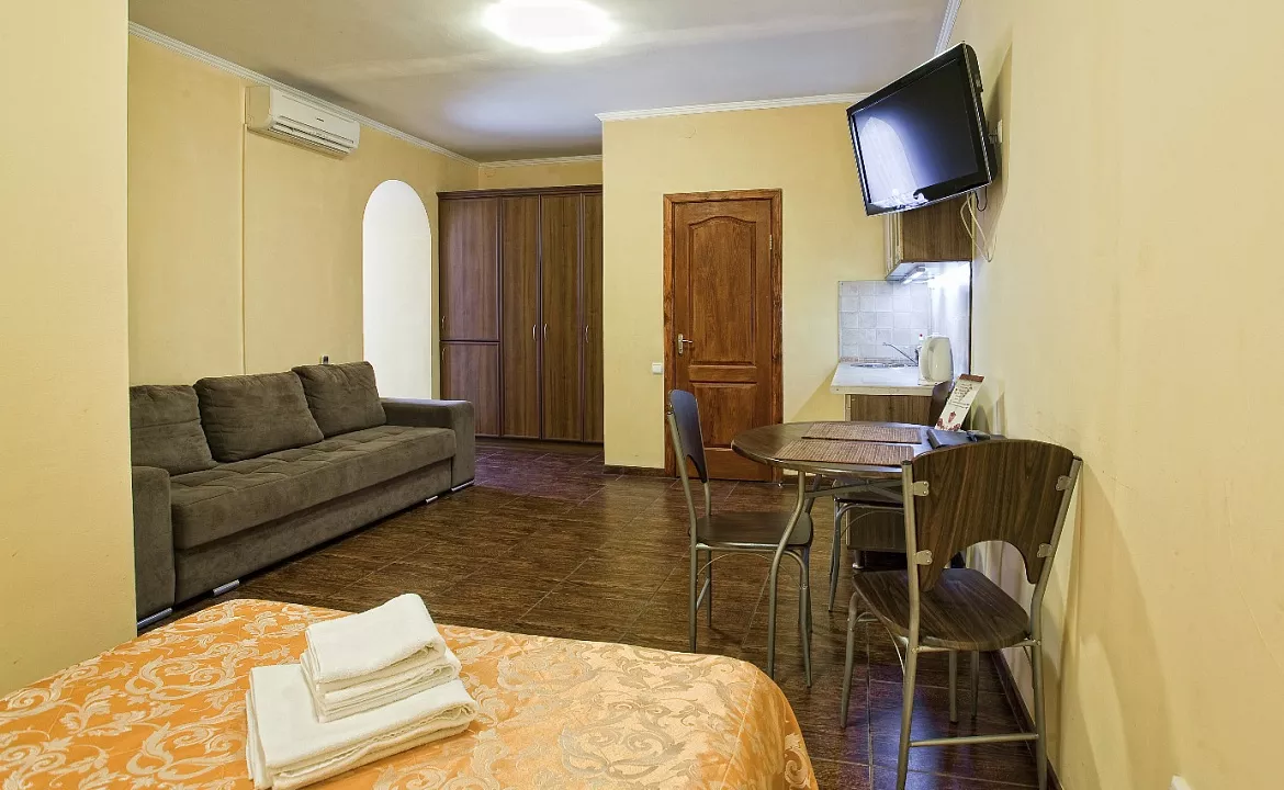 Стандарт улучшенный. Отель Анна. Ялта